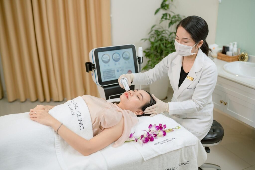 Best HIFU Treatment in Defence Colony: What Should You Know Before Choosing a Clinic?